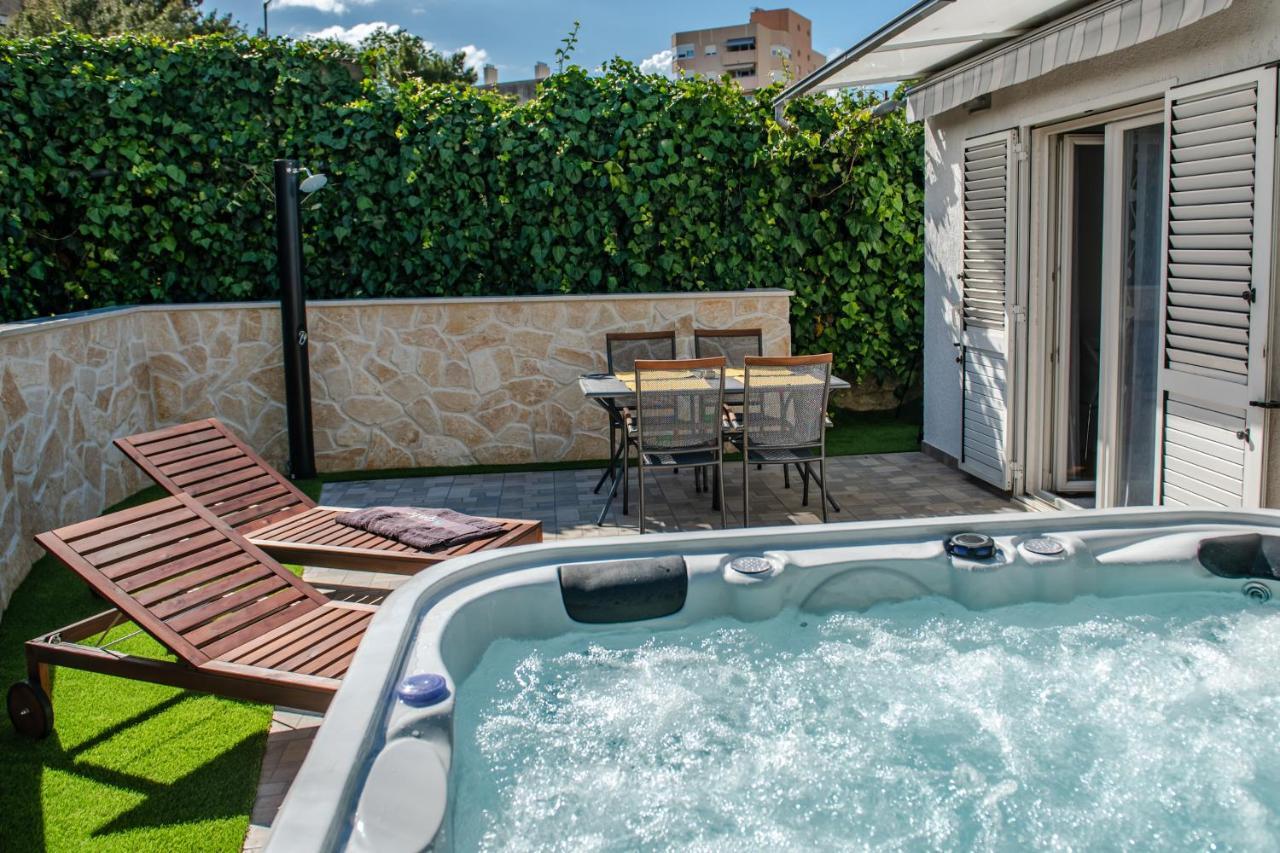 Apartment Pebbles - With Jacuzzi