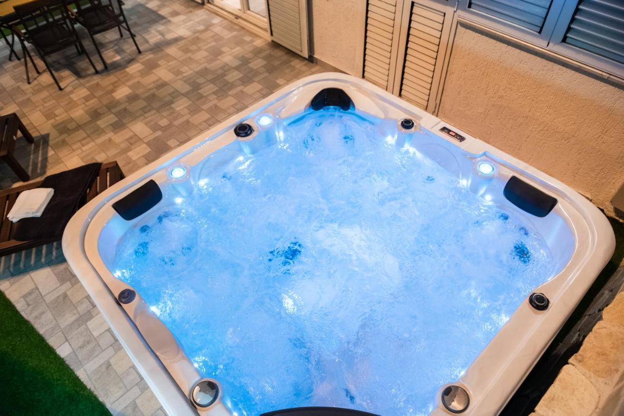 Apartment Pebbles - With Jacuzzi *