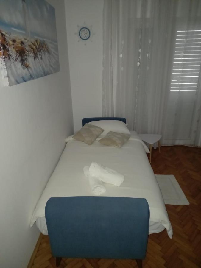 Pebbles - With Jacuzzi Apartment